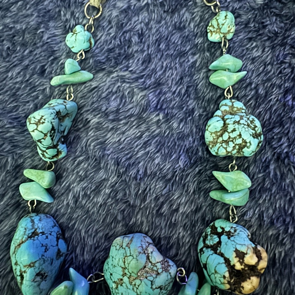 Beautiful Turquoise Stone Necklace.  One of a Kind - Picture 3 of 3